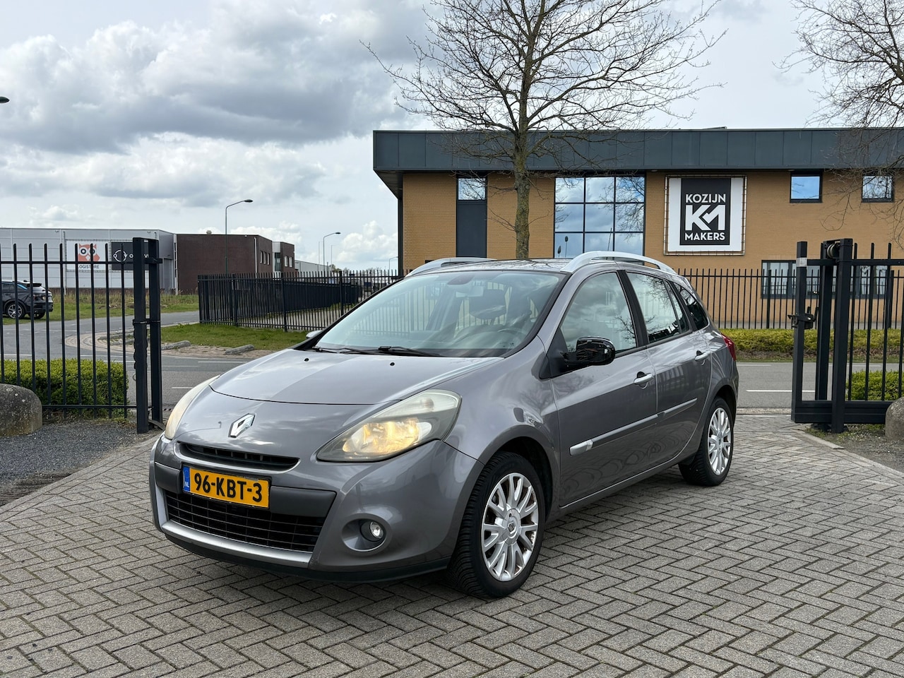 Renault Clio Estate - 1.2 TCE Dynamique | Airco | Navi | Trekhaak - AutoWereld.nl