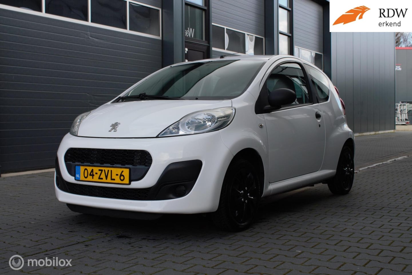 Peugeot 107 - 1.0 Access Accent | Airco | Apple Carplay - AutoWereld.nl