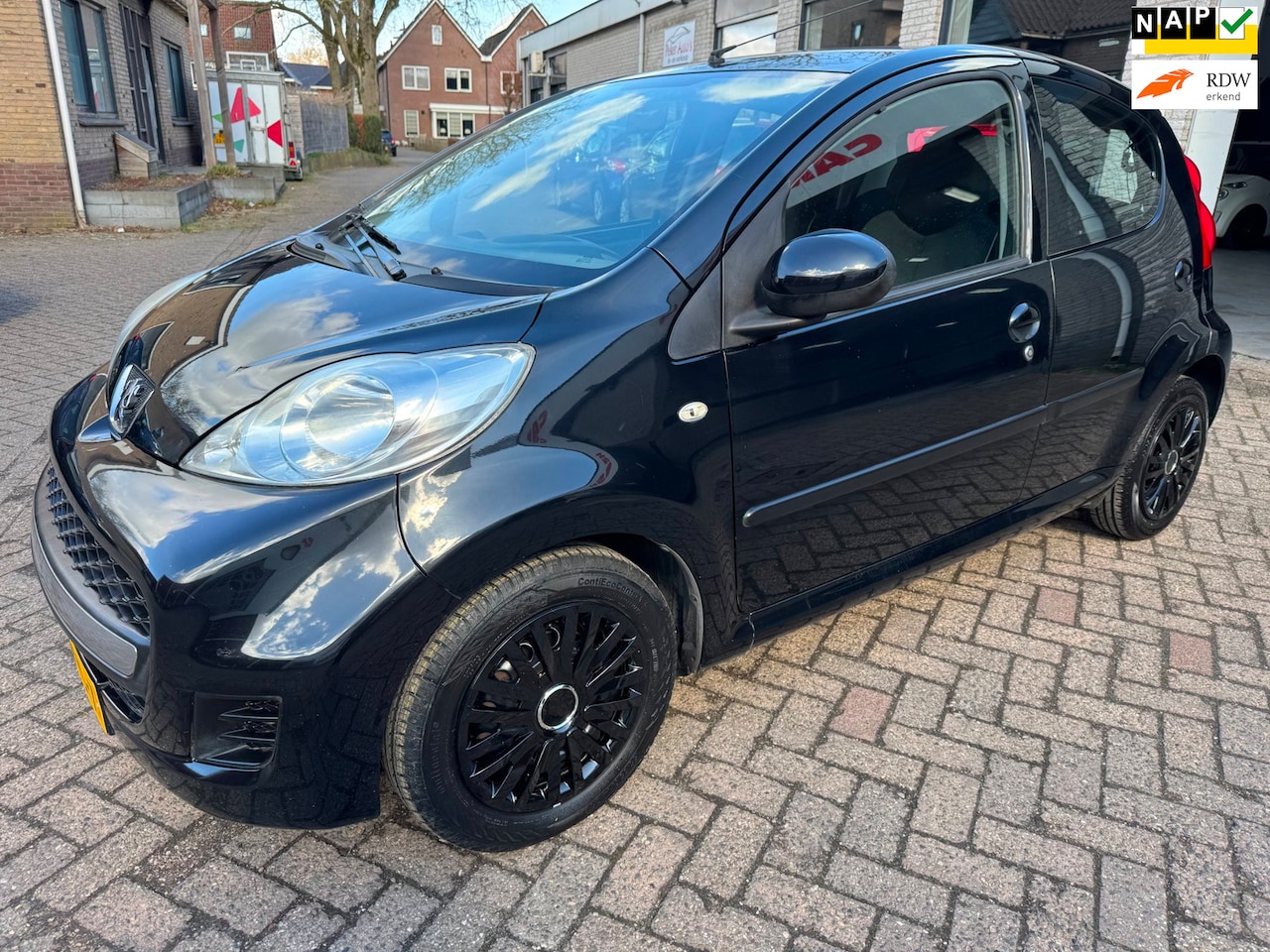 Peugeot 107 - 1.0-12V XS AUTOMAAT AIRCO 195013 KM NAP O.H BOEKJES KLEINE BEURT GEHAD. NW BANDEN NW APK A - AutoWereld.nl