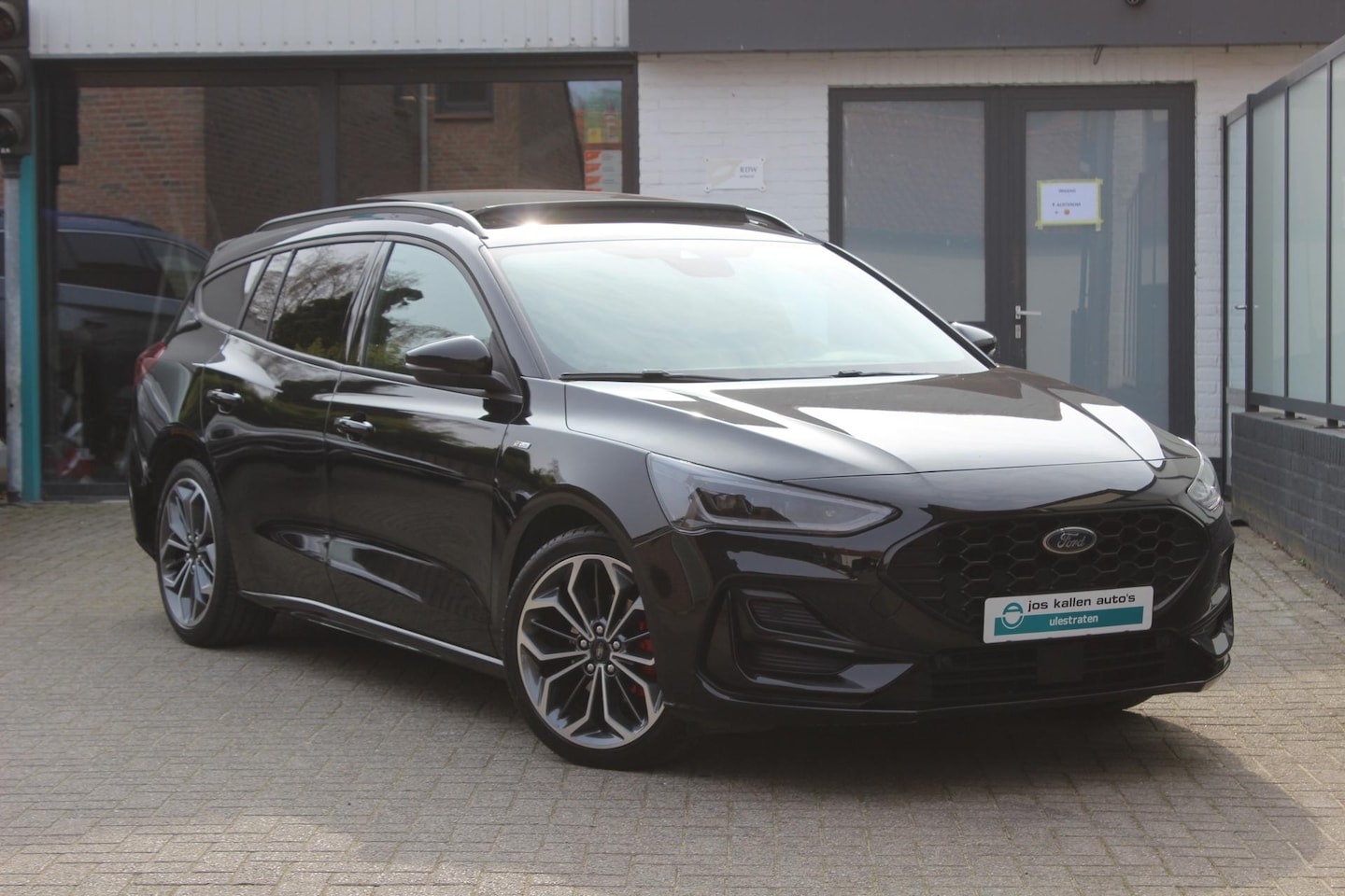 Ford Focus Wagon - 1.0 EcoBoost Hybrid ST Line X Driver Ass Pack, Winter Pack, Elek Trekhaak, 18", Panoramada - AutoWereld.nl