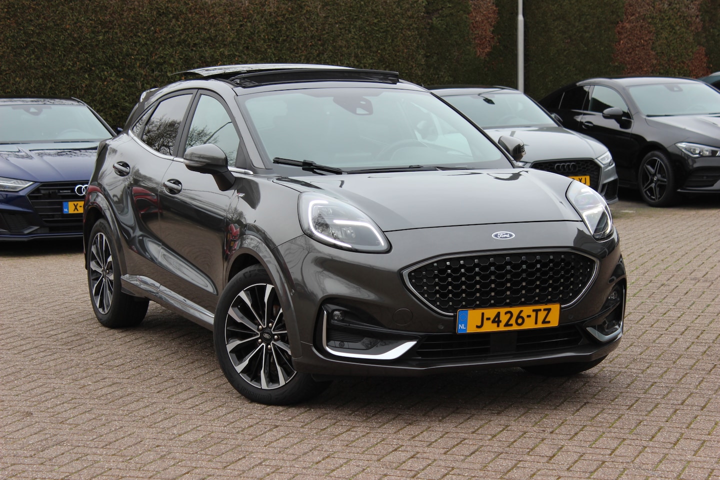 Ford Puma - 1.0 EcoBoost Hybrid ST-Line X Vignale 155pk / NL Auto! / Full option! / Trekhaak / Panoram - AutoWereld.nl