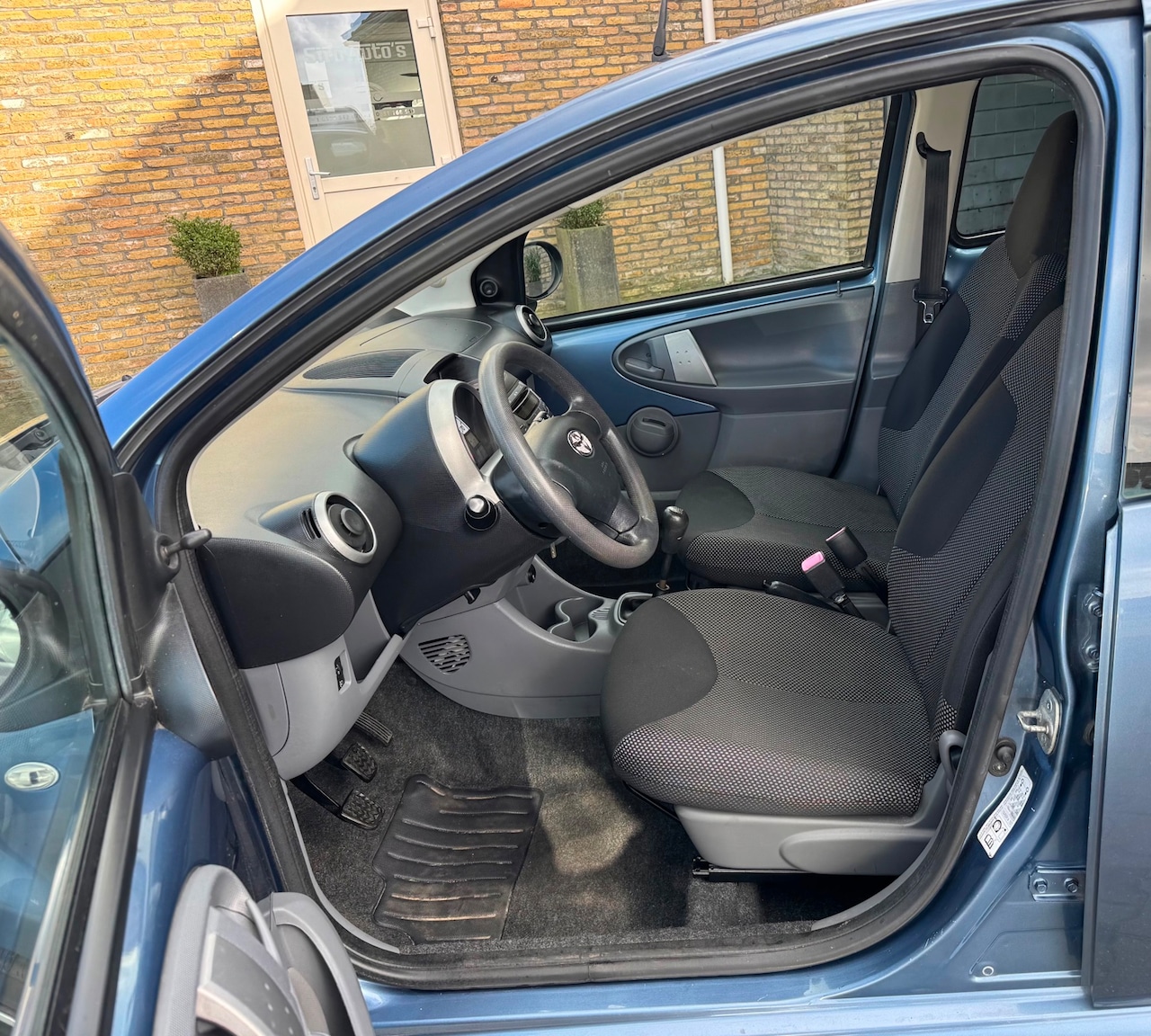 Toyota Aygo - 1.0-12V Bj 2009 weinig kilometers 5 deurs - AutoWereld.nl