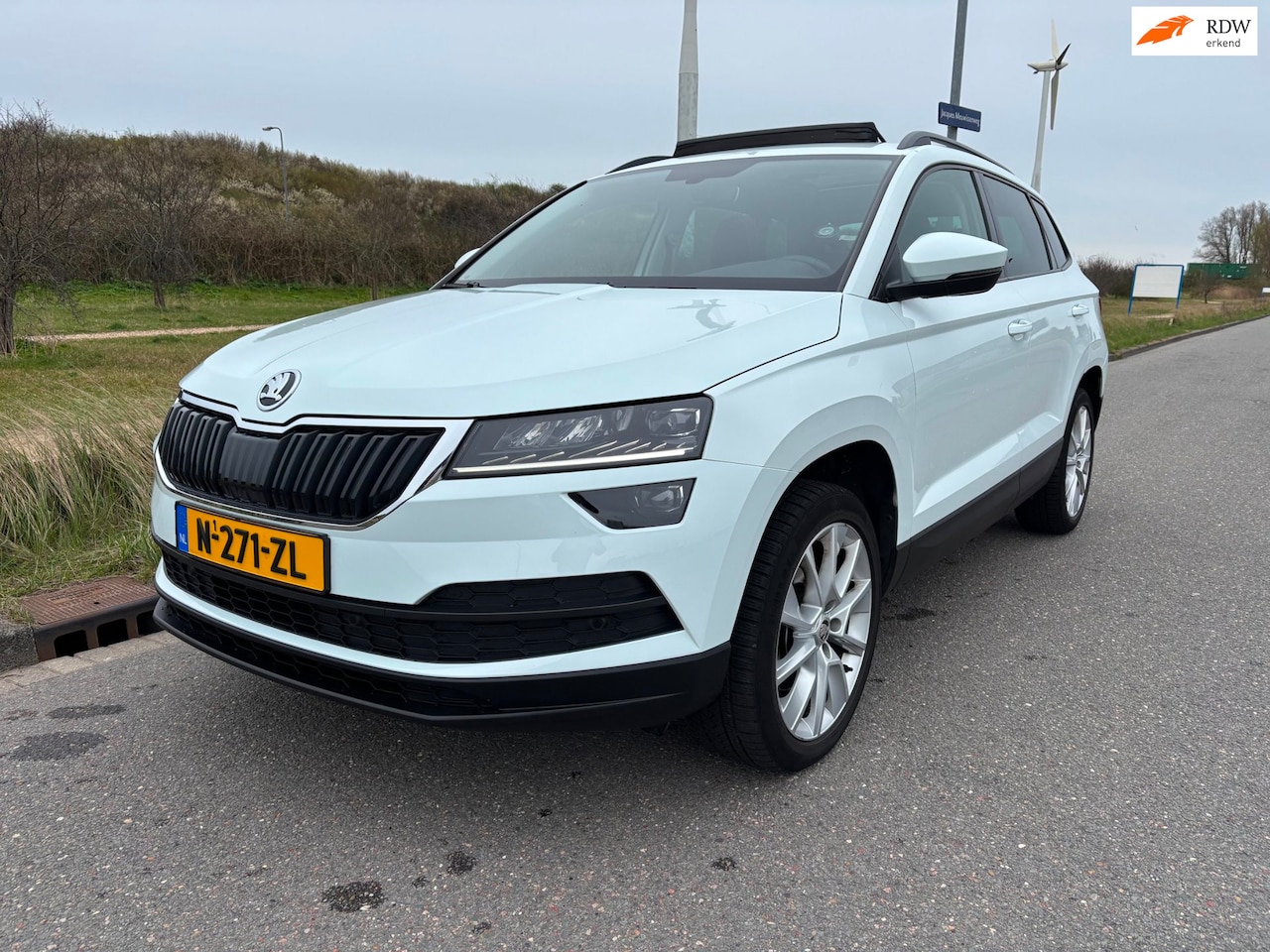Skoda Karoq - 1.0 TSI DSG Style Business Keyless Go , Pano , Carplay! - AutoWereld.nl