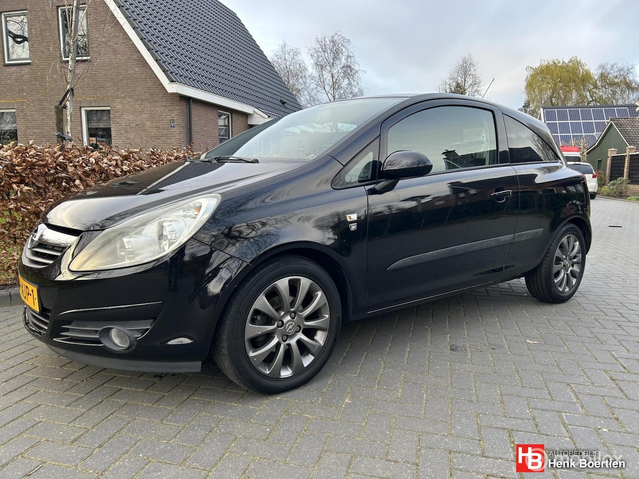 Opel Corsa - 1.2-16V '111' Edition 1.2-16V '111' Edition - AutoWereld.nl