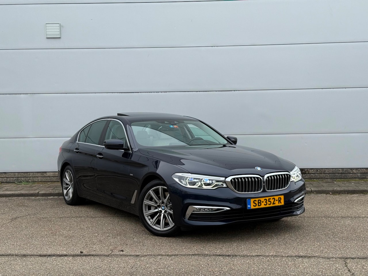 BMW 5-serie - 530d High Executive (bj 2017) HuD|LEER|KEYLESS|360CAM|SFEERV|VOL,VOL!! - AutoWereld.nl