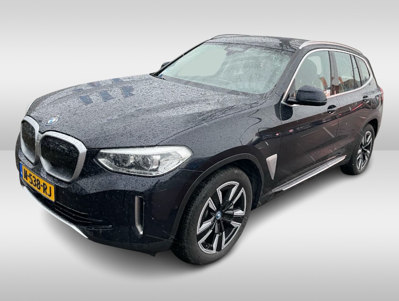 BMW iX3 - Executive 80 kWh / Panoramadak / Camera / Head-up / 20'' / Leder / Harman Kardon / Navigat - AutoWereld.nl