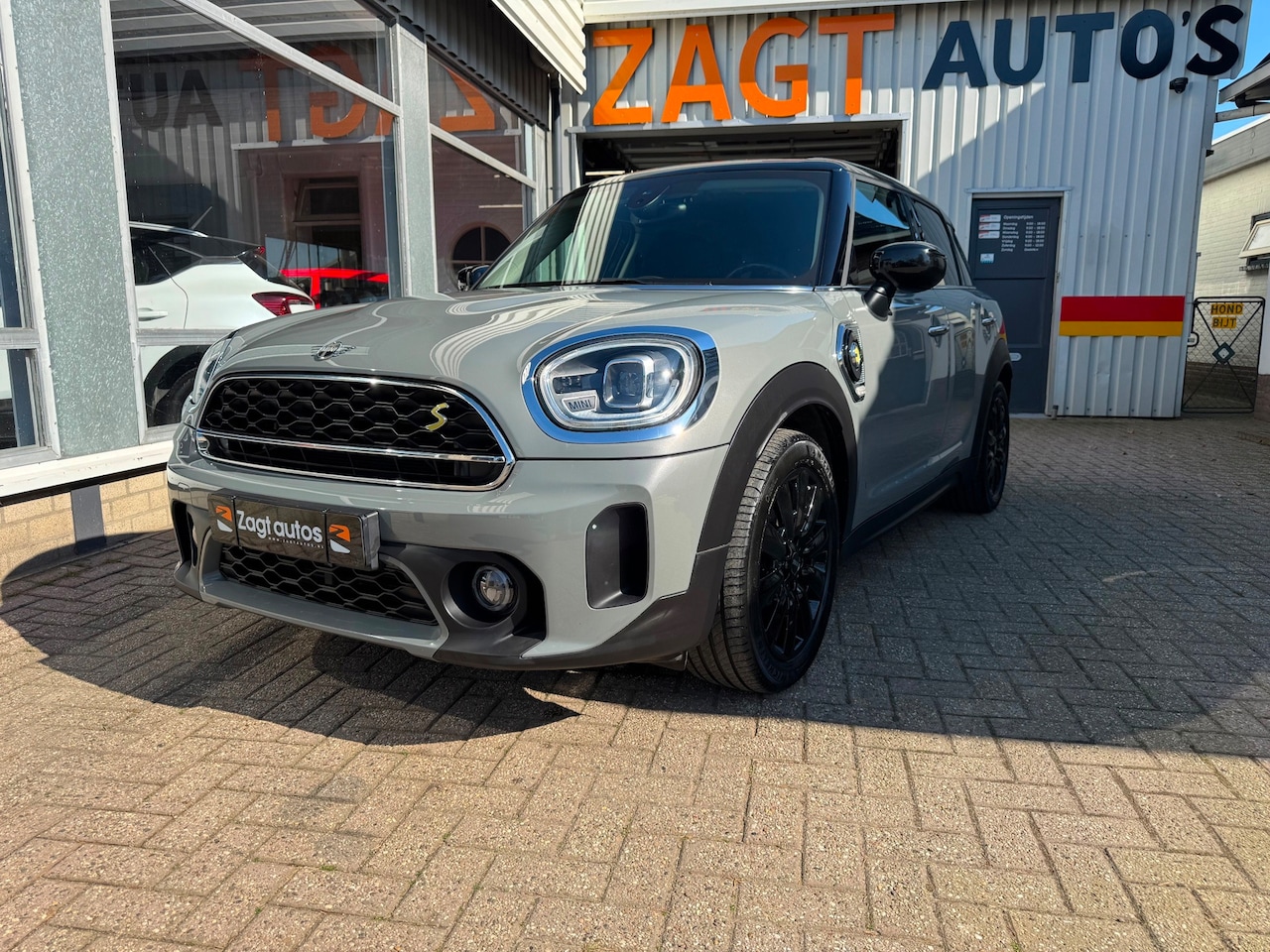 MINI Countryman - Mini 1.5 Cooper S E ALL4 Chili - AutoWereld.nl