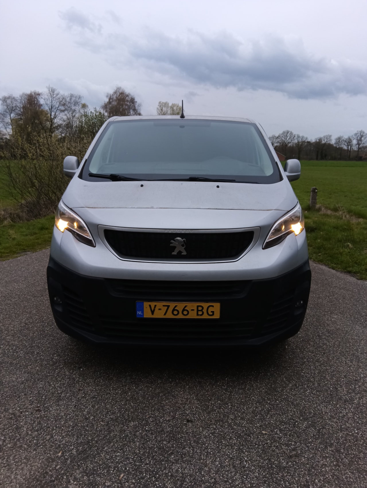 Peugeot Expert - 231S 2.0 BlueHDI 120 Premium Pack - AutoWereld.nl