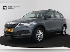 Skoda Karoq - 1.0 TSI Clever Edition (NAVIGATIE, STOELVERWARMING, PARKEERSENSOREN, CARPLAY)