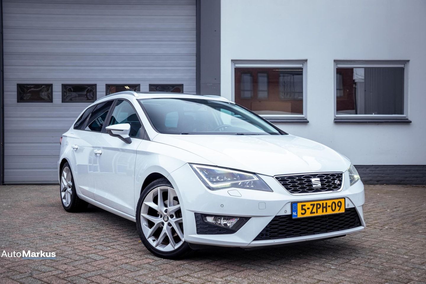 SEAT Leon ST - 1.4 TSI ACT FR Dynamic|Pano|DSG|LED|Seat Sound|Stoelverwarming|PDC|Navi - AutoWereld.nl