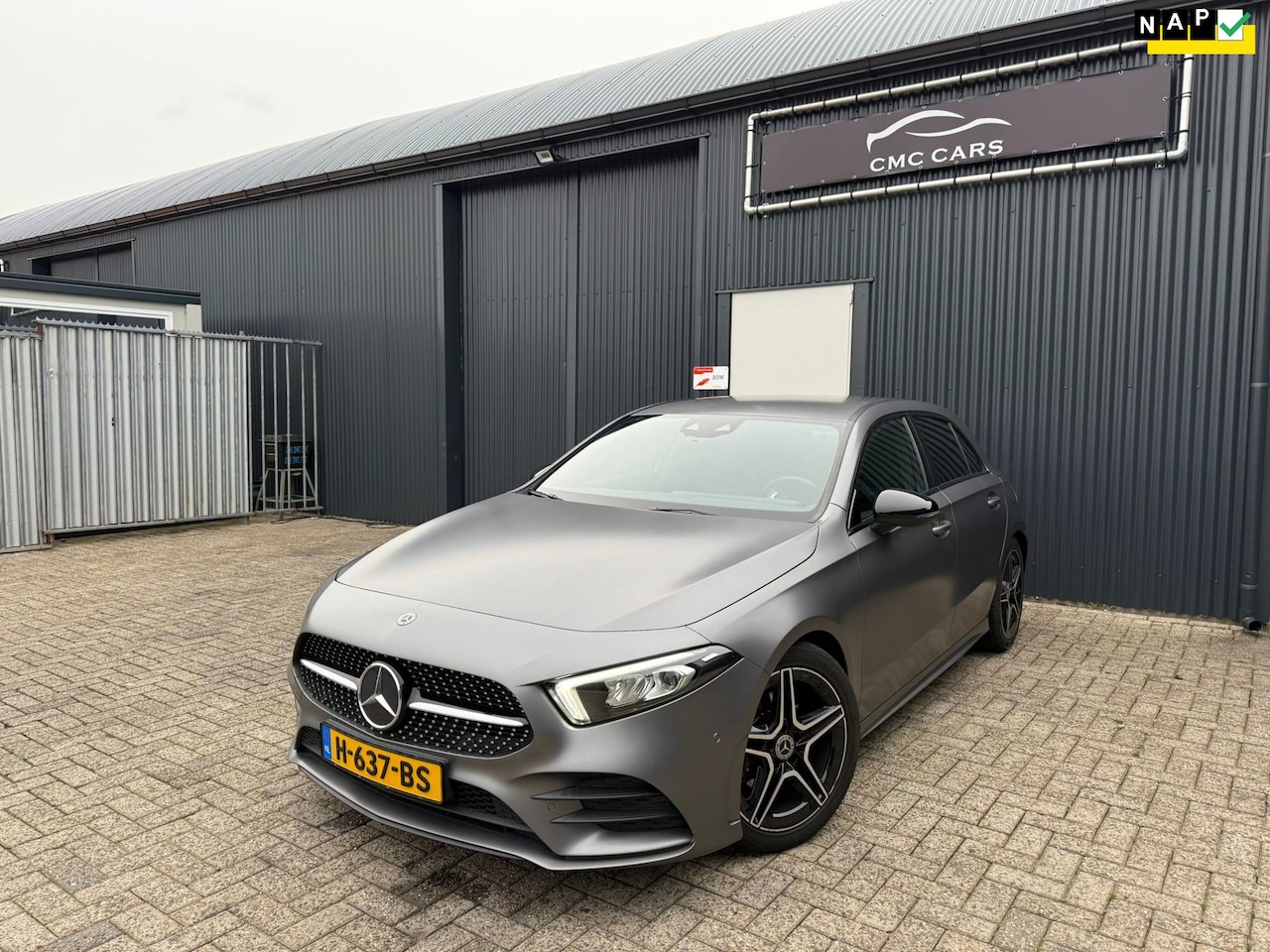 Mercedes-Benz A-klasse - A180 AMG PAKKET MAT GRIJS - AutoWereld.nl