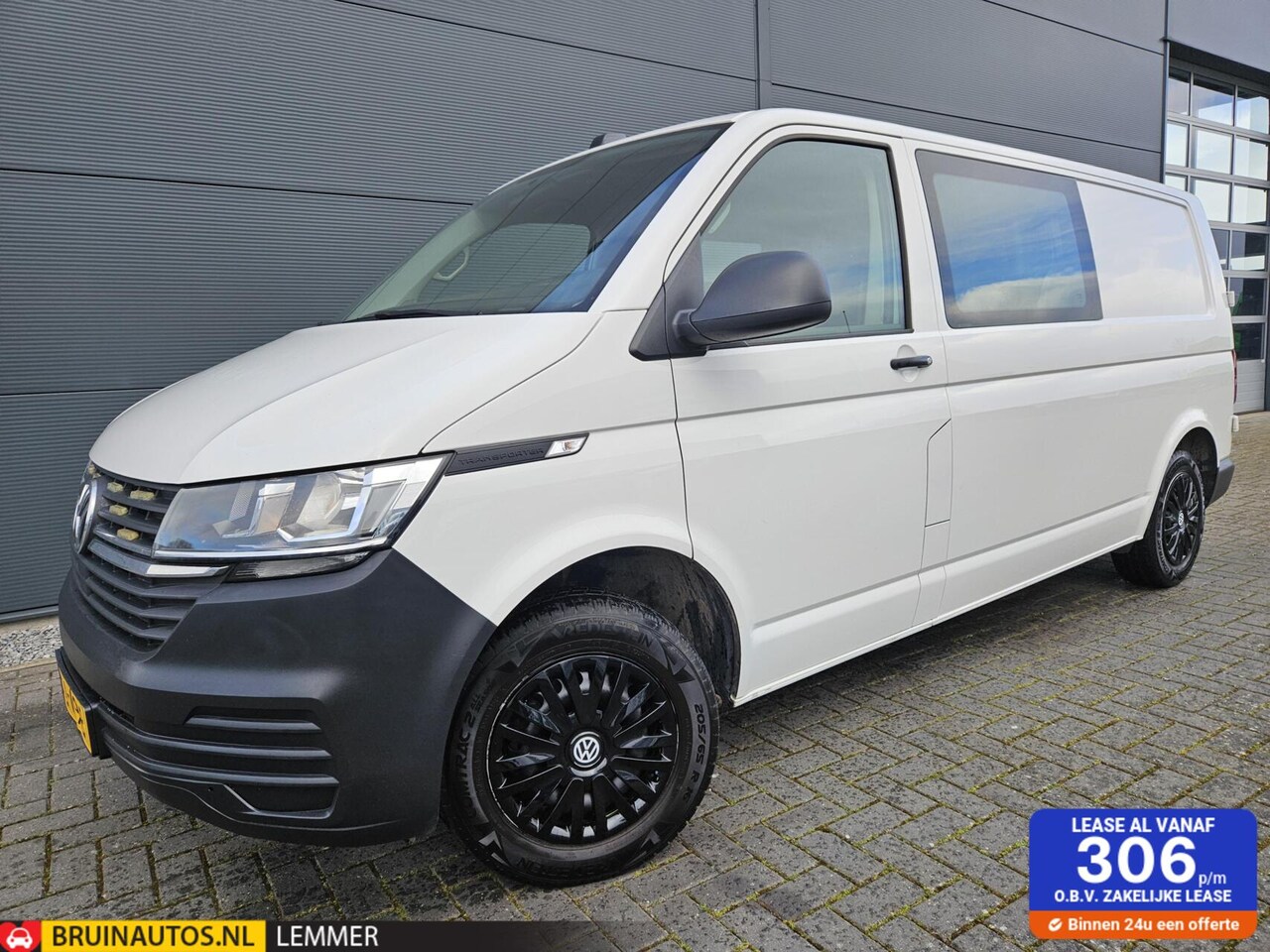 Volkswagen Transporter - 2.0 TDI L2H1 Airco Navi Camera 110pk - AutoWereld.nl