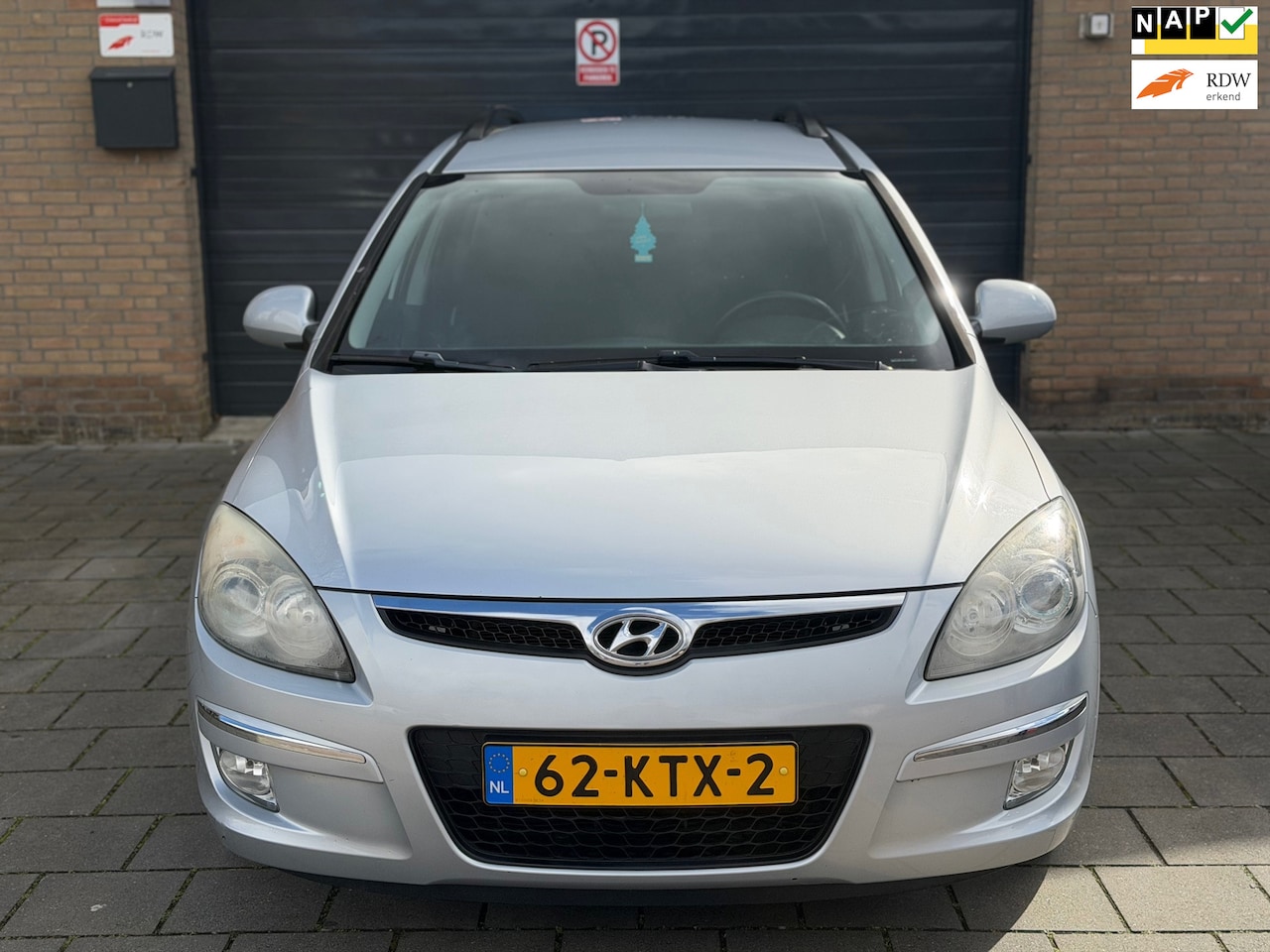 Hyundai i30 CW - 1.6i Dynamic Clima Cruise Control Elektr. Pakket PDC Trekhaak - AutoWereld.nl