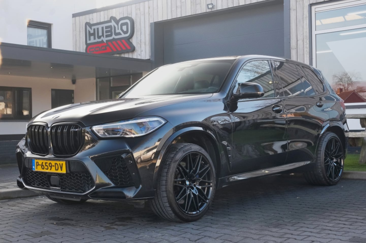BMW X5M - M Competition Pano, Kuipstoelen, Trekhaak - AutoWereld.nl