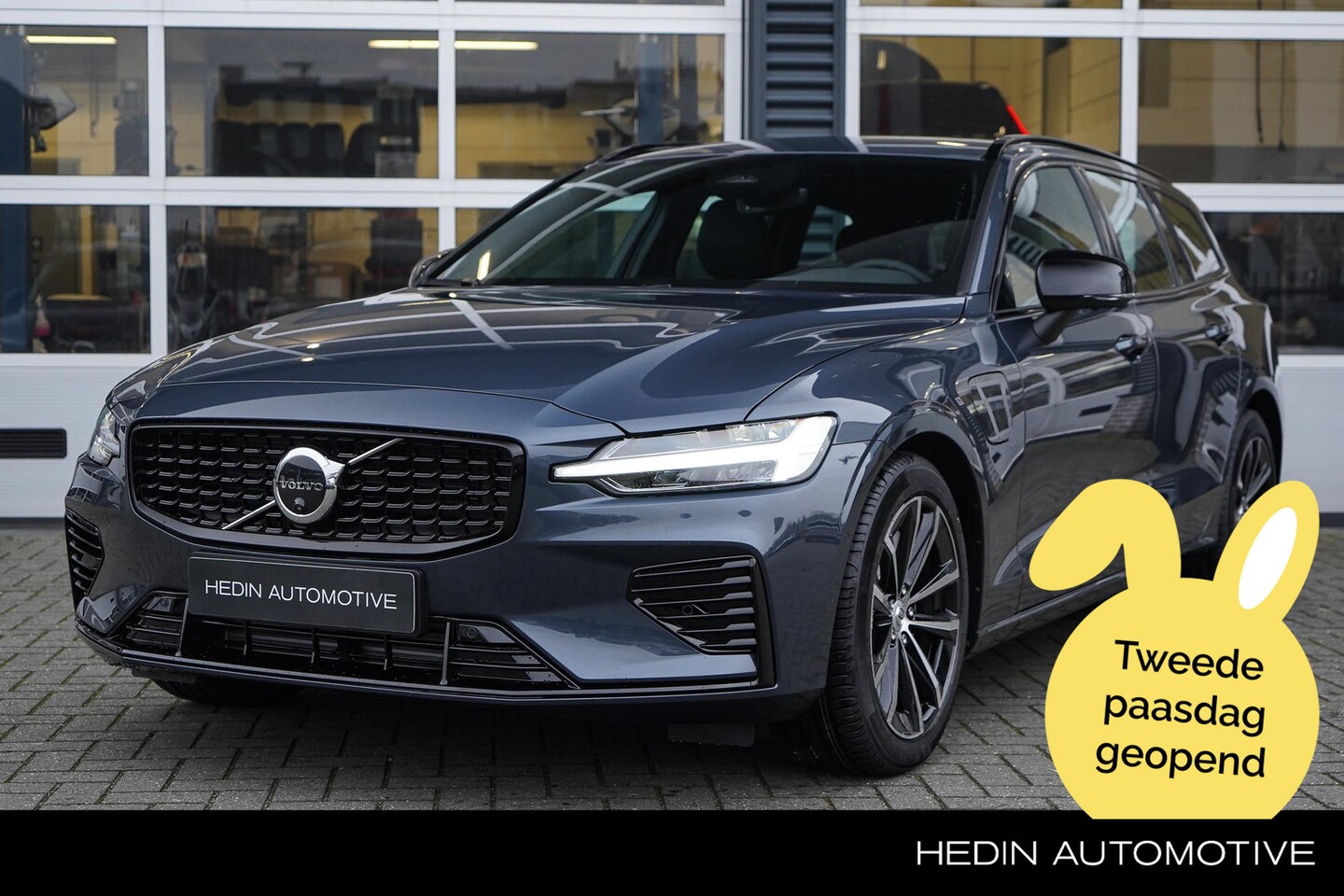 Volvo V60 - 2.0 T8 Plug-in hybrid AWD Plus Dark | 360 Camera | Sportstoelen | Keyless | Harman/Kardon - AutoWereld.nl