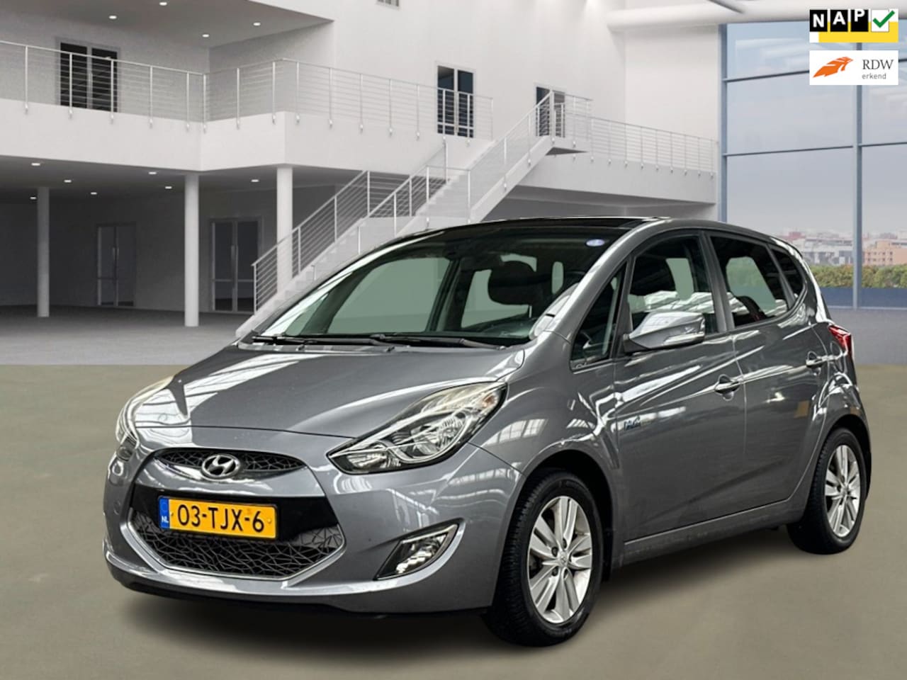 Hyundai ix20 - 1.6i i-Catcher|PANORAMADAK|UITMUNTENDSTAAT - AutoWereld.nl