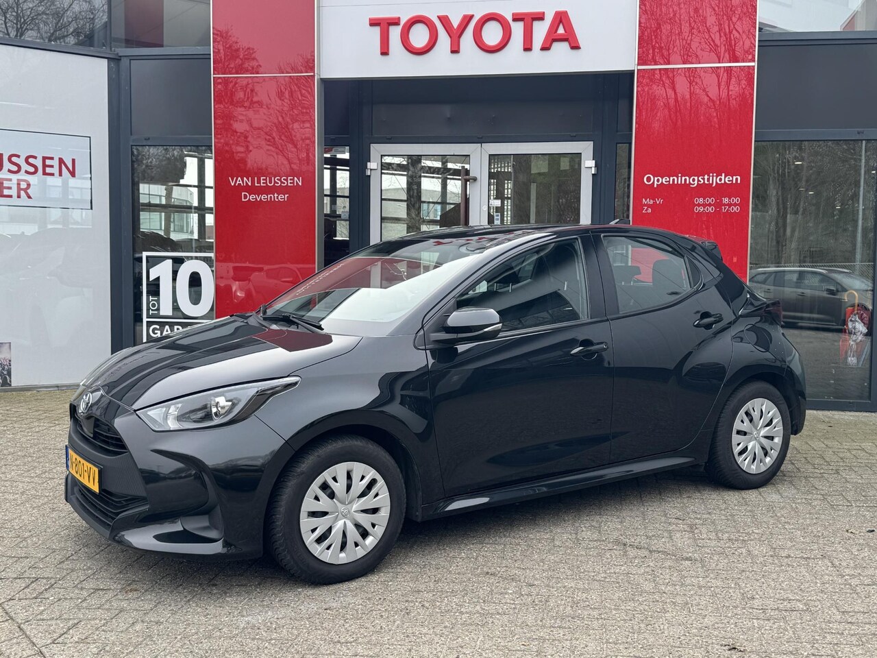 Toyota Yaris - 1.5 HYBRID AFN-TREKHAAK AD-CRUISE CAMERA CLIMA EL-RAMEN DEALERONDERHOUDEN - AutoWereld.nl