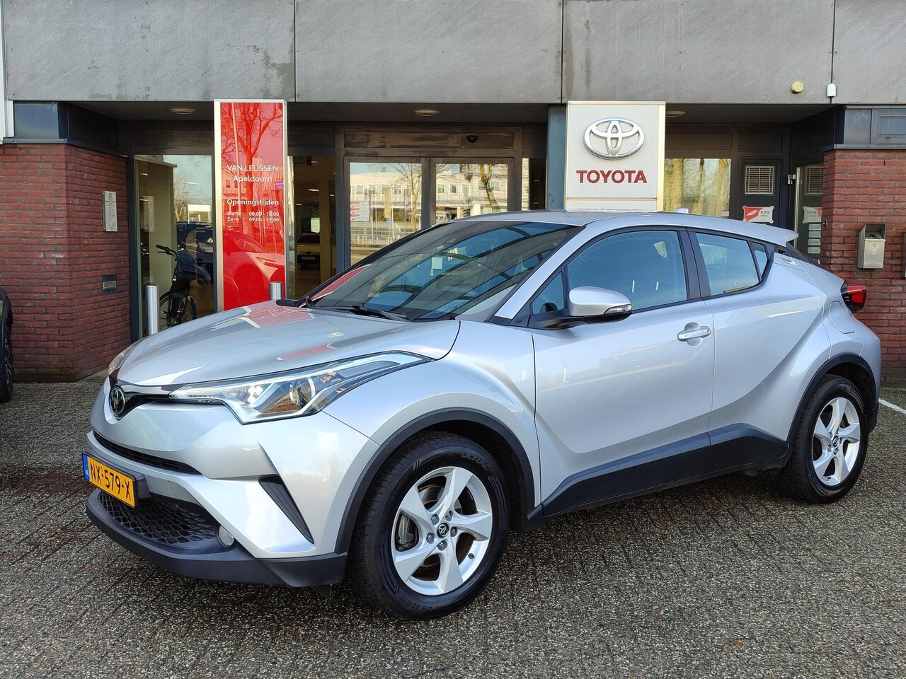 Toyota C-HR - 1.2 TURBO DYNAMIC TREKHAAK 1300KG-TREKGEW NL-AUTO 1E-EIG 100% DEALERONDERHOUD KEYLESS AD-C - AutoWereld.nl