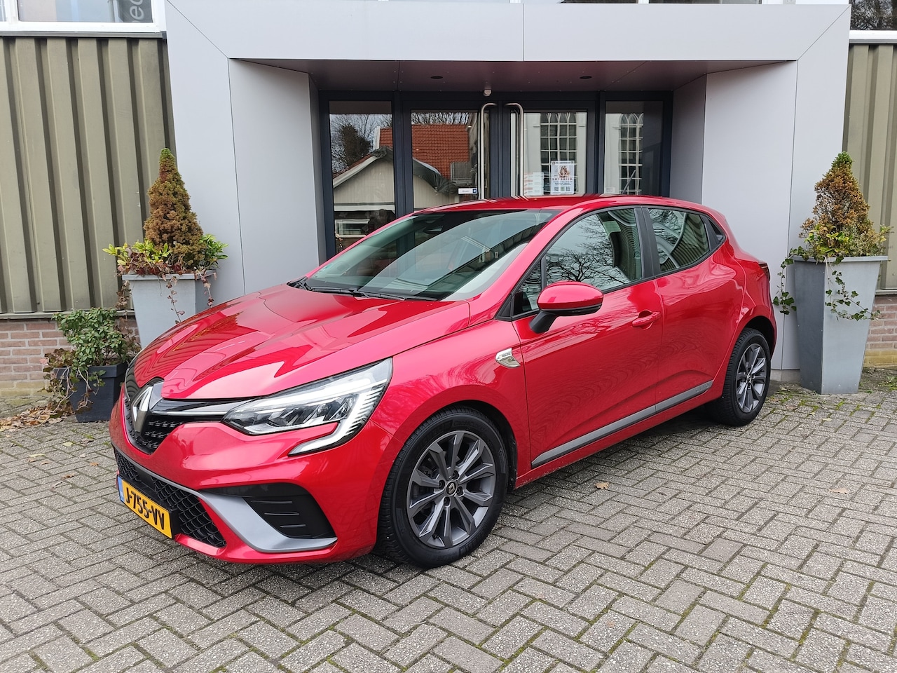 Renault Clio - 1.0 TCe Zen | RS Line | Airco | Cruise controle | Bluetooth | - AutoWereld.nl
