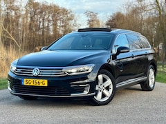 Volkswagen Passat Variant - 1.4 TSI GTE Highline Leder Clima Panodak Trekhaak Virtueel Display Stoelverwarming Perfect