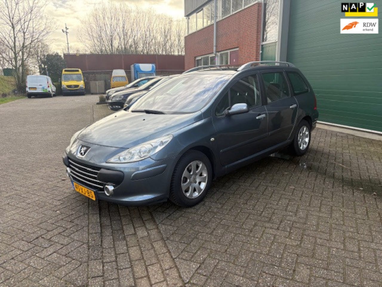Peugeot 307 SW - 1.6-16V Premium 7 PERSOONS - AutoWereld.nl