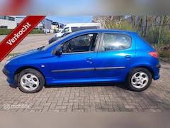 Peugeot 206 - 1.6-16V Gentry Premium