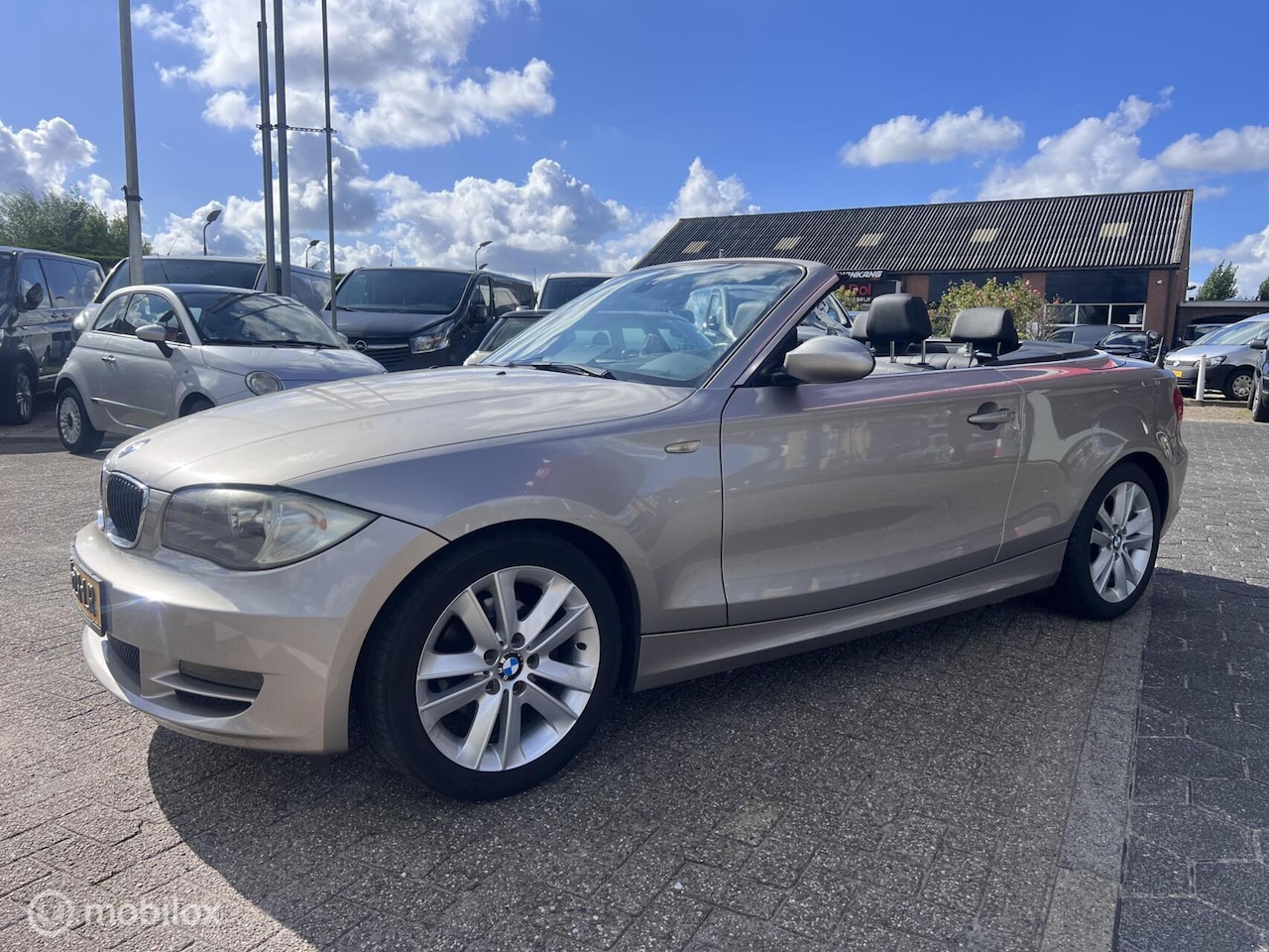 BMW 1-serie Cabrio - 118i High Executive 118i High Executive - AutoWereld.nl