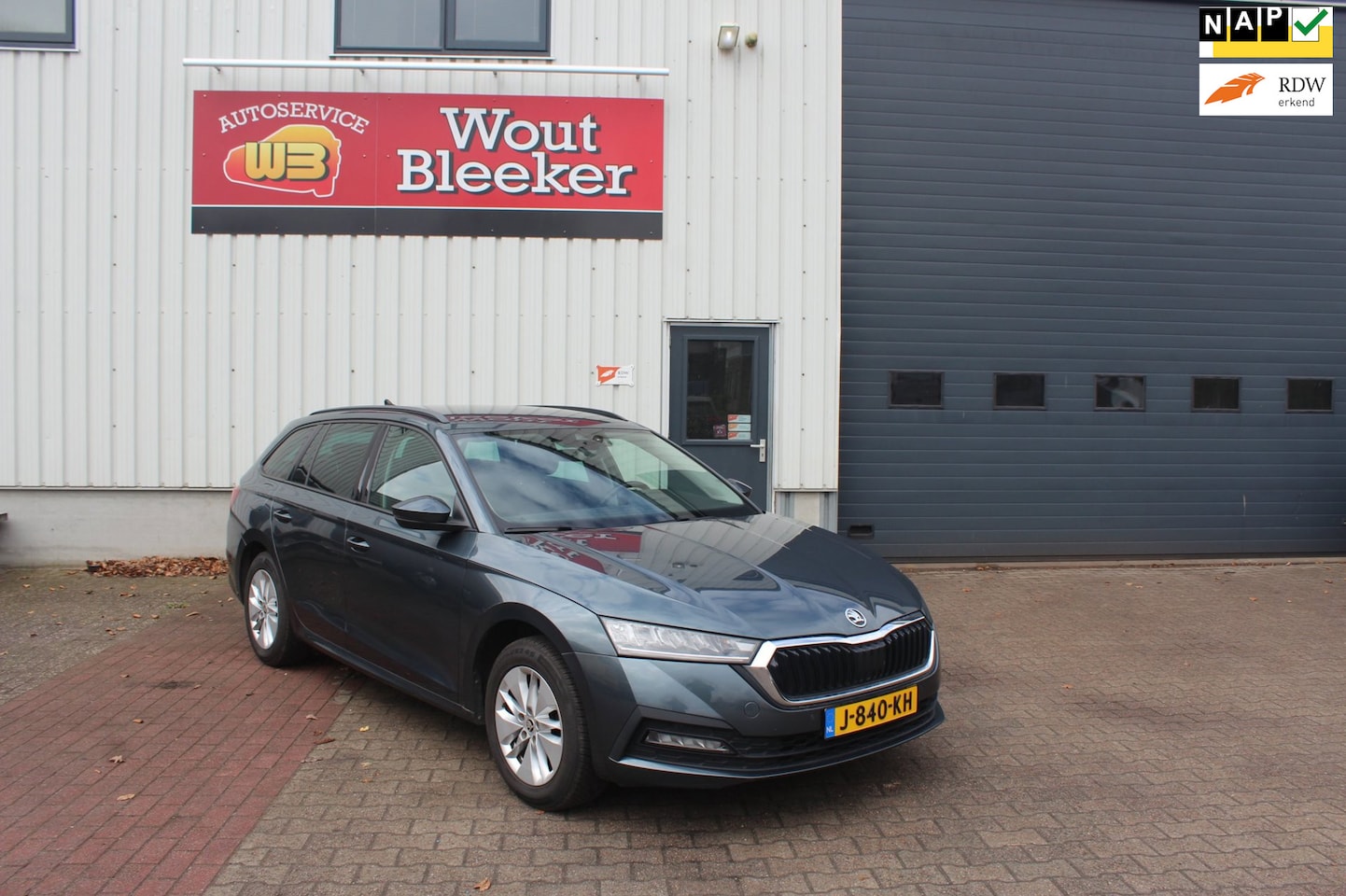 Skoda Octavia Combi - 1.0 TSI Business Edition trekhaak - AutoWereld.nl