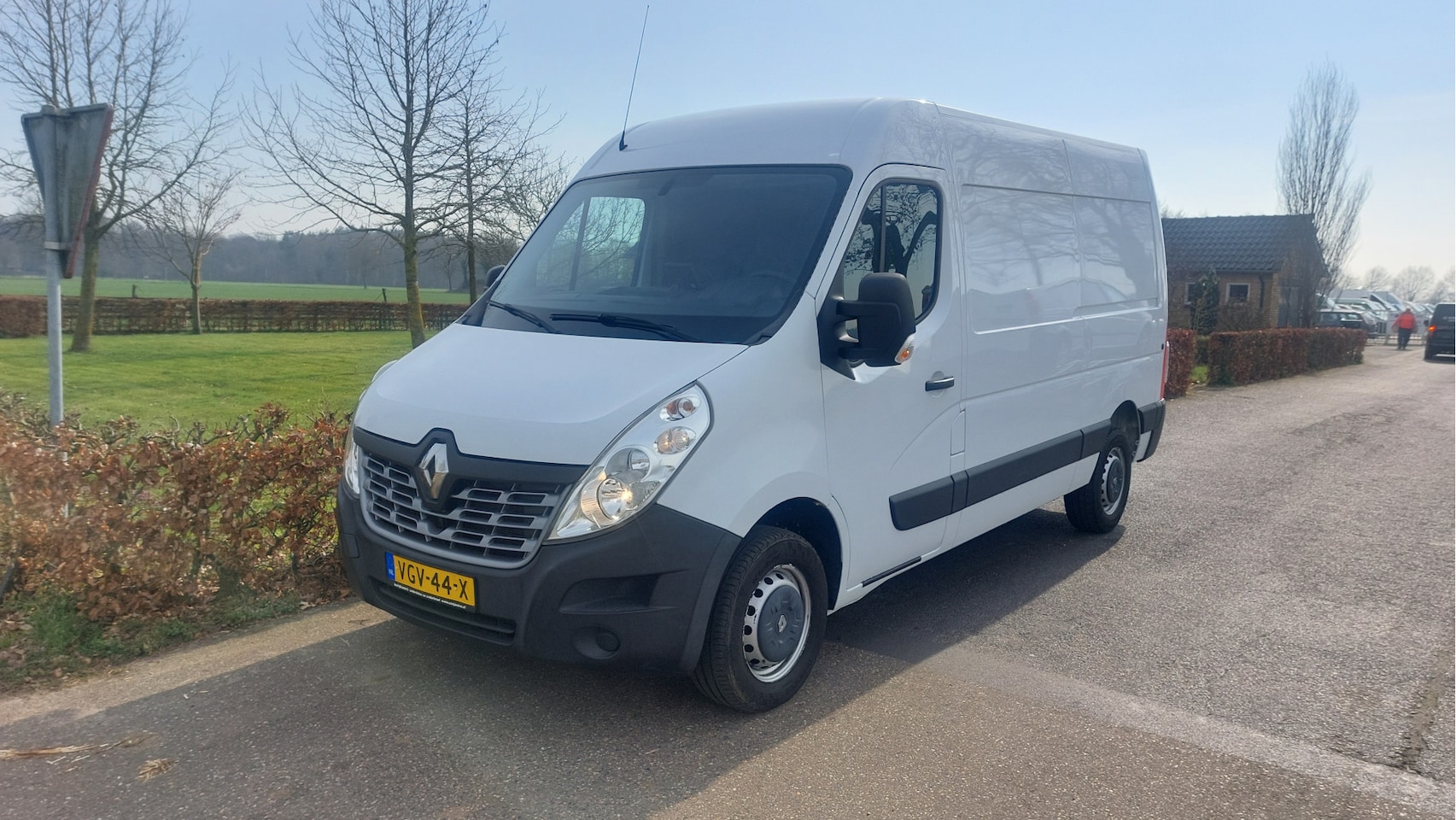 Renault Master - T35 2.3 dCi L2H2 AIRCO BJ 2019 - AutoWereld.nl