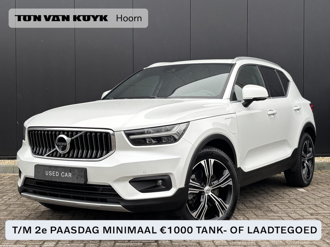 Volvo XC40 - 1.5 T5 Recharge Inscription / rood Leder / 360 camera / Pan. dak / Trekhaak / Allseason / - AutoWereld.nl