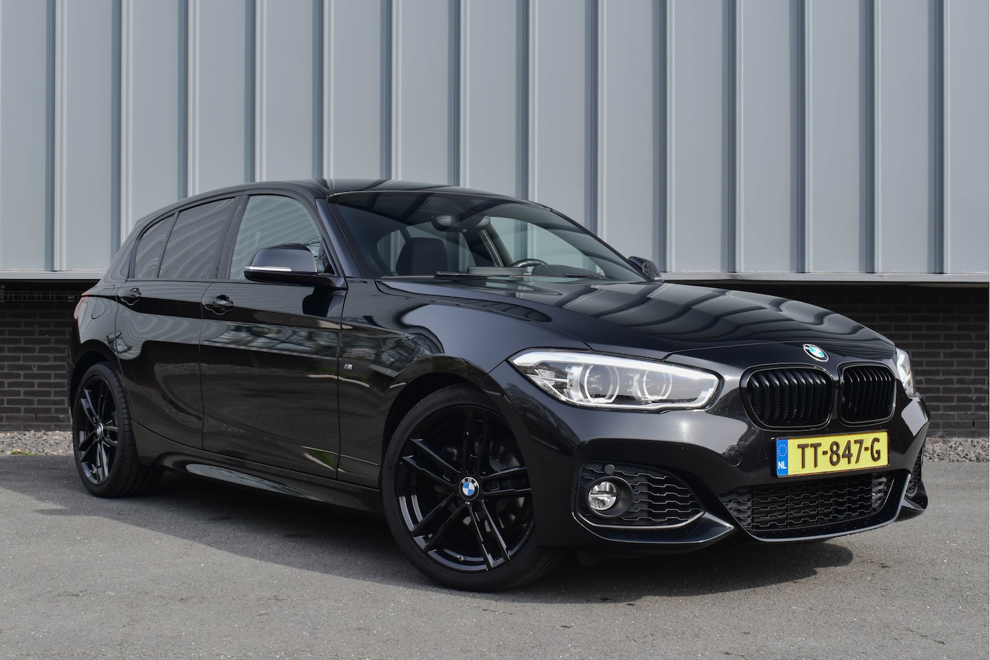 BMW 1-serie - 118i Aut. M-Sport Edition | Leder | NL Auto | Navi | LED - AutoWereld.nl