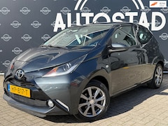 Toyota Aygo - 1.0 VVT-i x-play NL-Auto/2e Eigenaar/NAP/APK/Airco