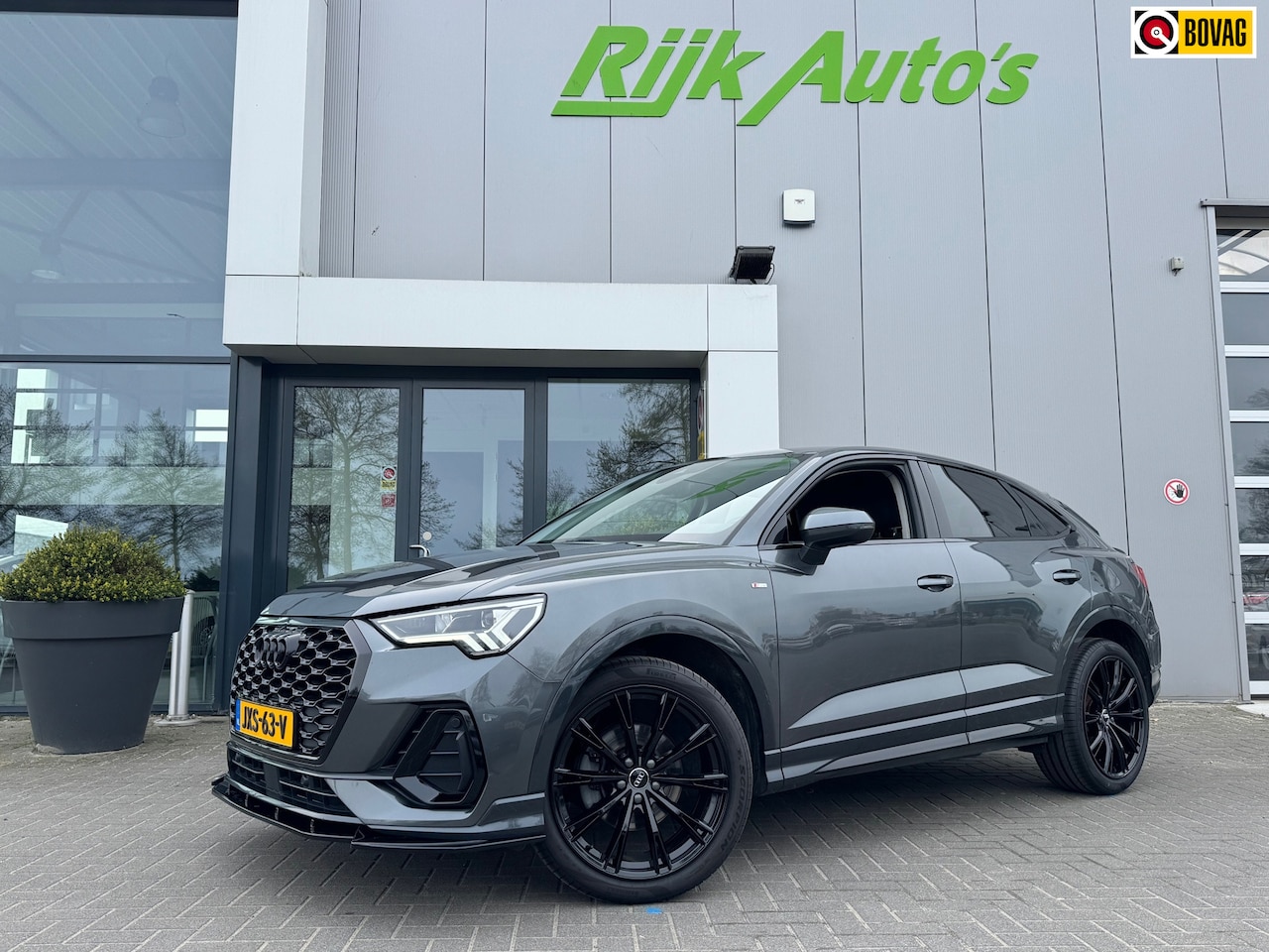 Audi Q3 Sportback - 35 TFSI S-Line * Matrix Led * Trekhaak * Camera - AutoWereld.nl