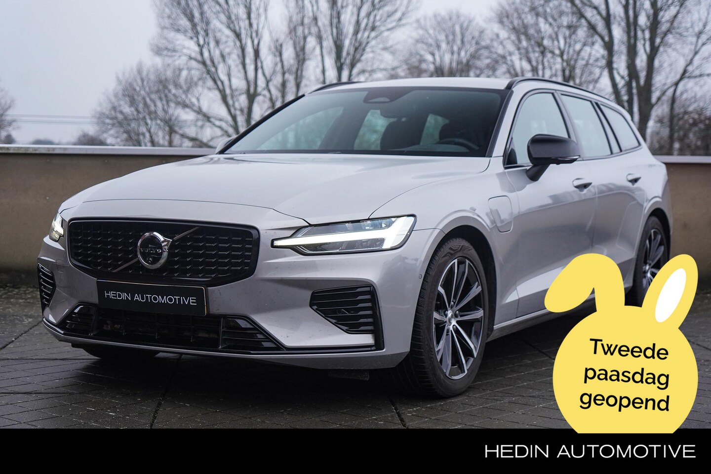Volvo V60 - 2.0 T6 Plug-in hybrid AWD Plus Dark Harman Kardon Audio | Trekhaak | Verwarmbare voorruit| - AutoWereld.nl