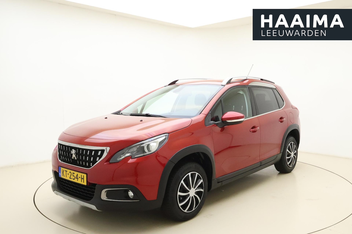 Peugeot 2008 - 1.2 PureTech Allure Camera l PDC l Bluetooth l Navigatie l Cruise Control l Climate Contro - AutoWereld.nl
