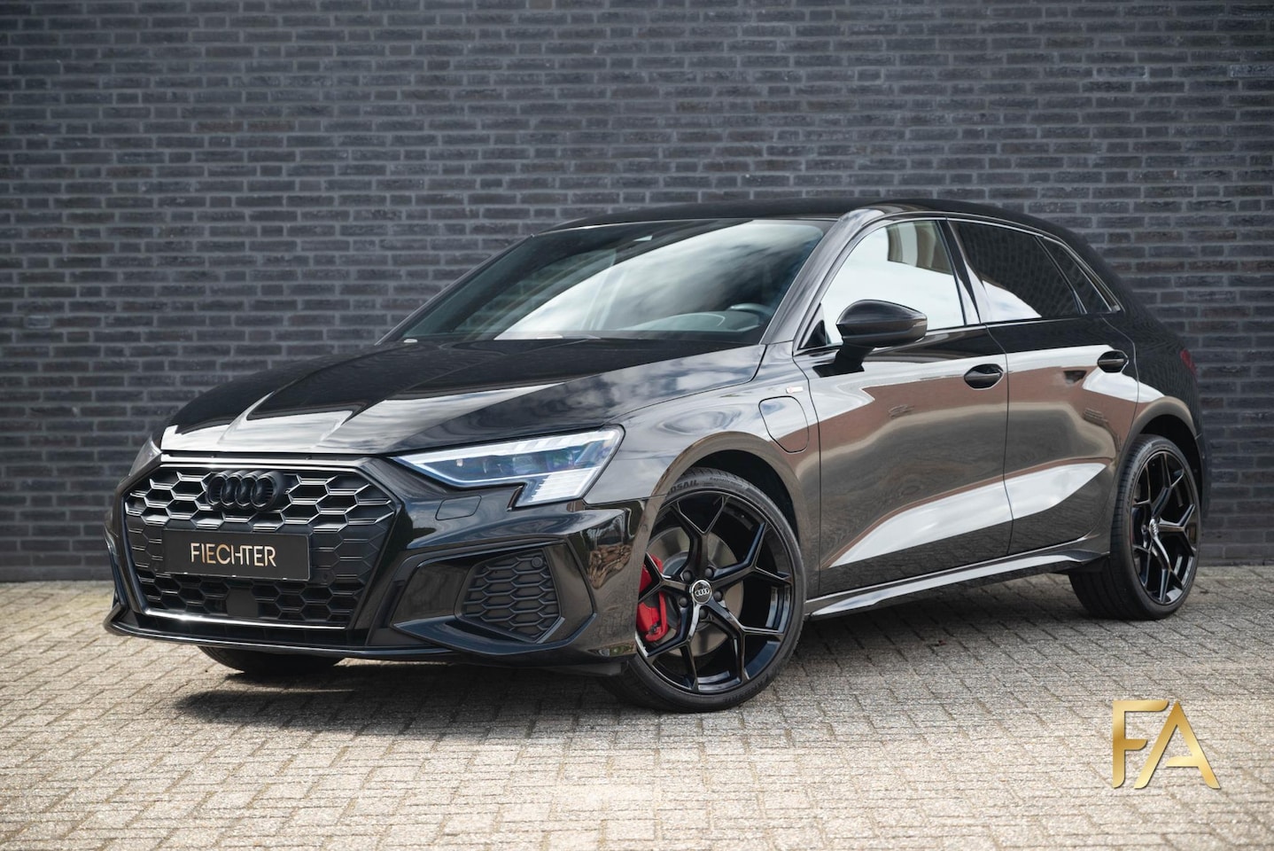 Audi A3 Sportback - 45 TFSI e S edition Competition Ruitleder|Matrix|RSSeats|Sfeer| - AutoWereld.nl