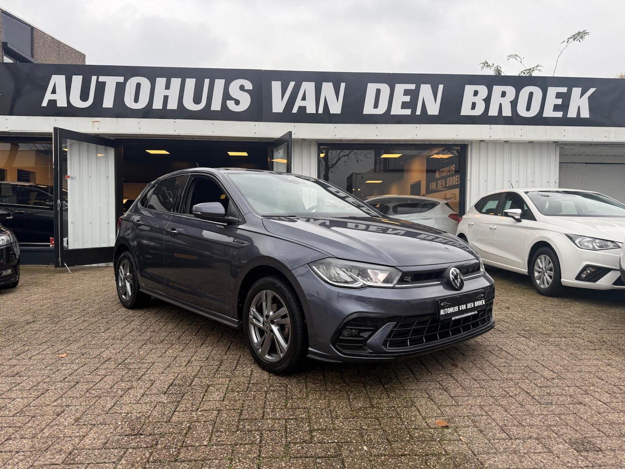 Volkswagen Polo - 1.0 TSI R-Line|Navi|Cruise|Vitrual|Carplay|Pdc|Led|1e Eigenaar apk 04-12-2027 - AutoWereld.nl