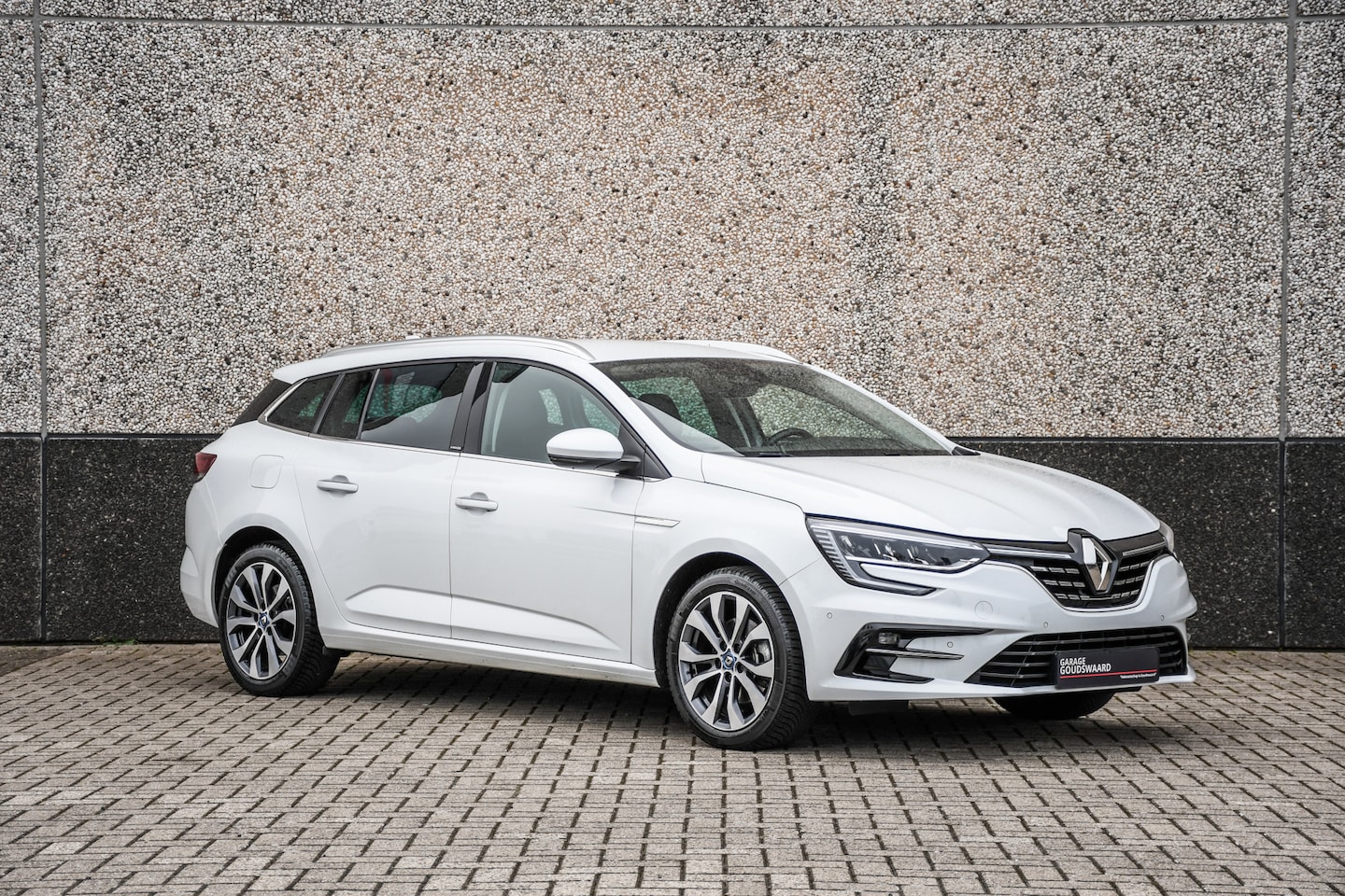 Renault Mégane E-Tech - Estate 1.6 Plug-In Hybrid 160 R.S. Line - AutoWereld.nl