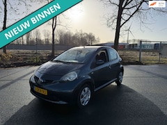Toyota Aygo - 1.0-12V Sport LEUKE AUTO MET AIRCO