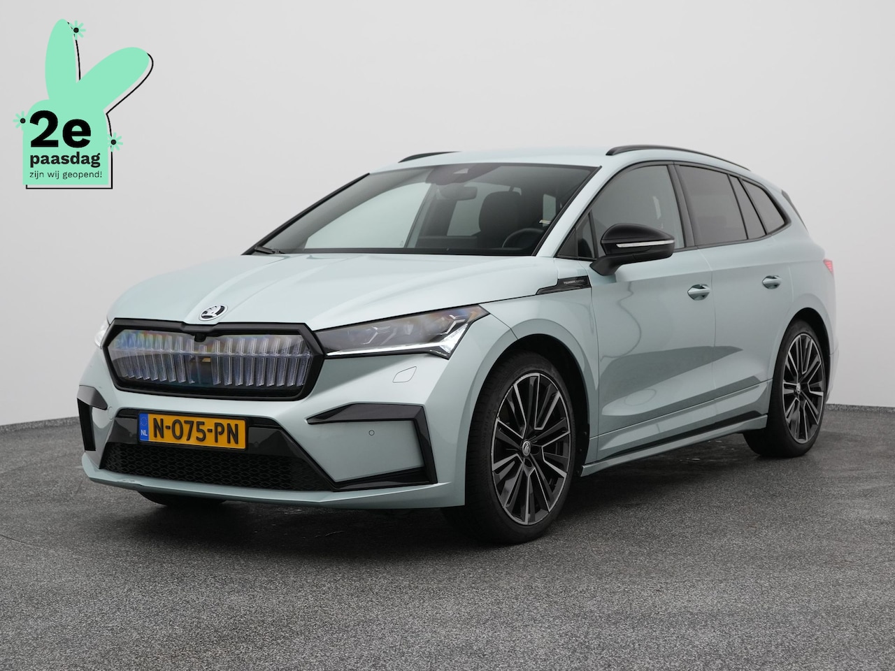 Skoda Enyaq iV - 60 Founders Edition Silver | CAMERA | KEYLESS | STUURVERW. | TREKHAAK - AutoWereld.nl