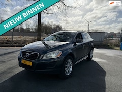 Volvo XC60 - 2.0 D3 Summum RIJDT EN SCHAKELT TOP