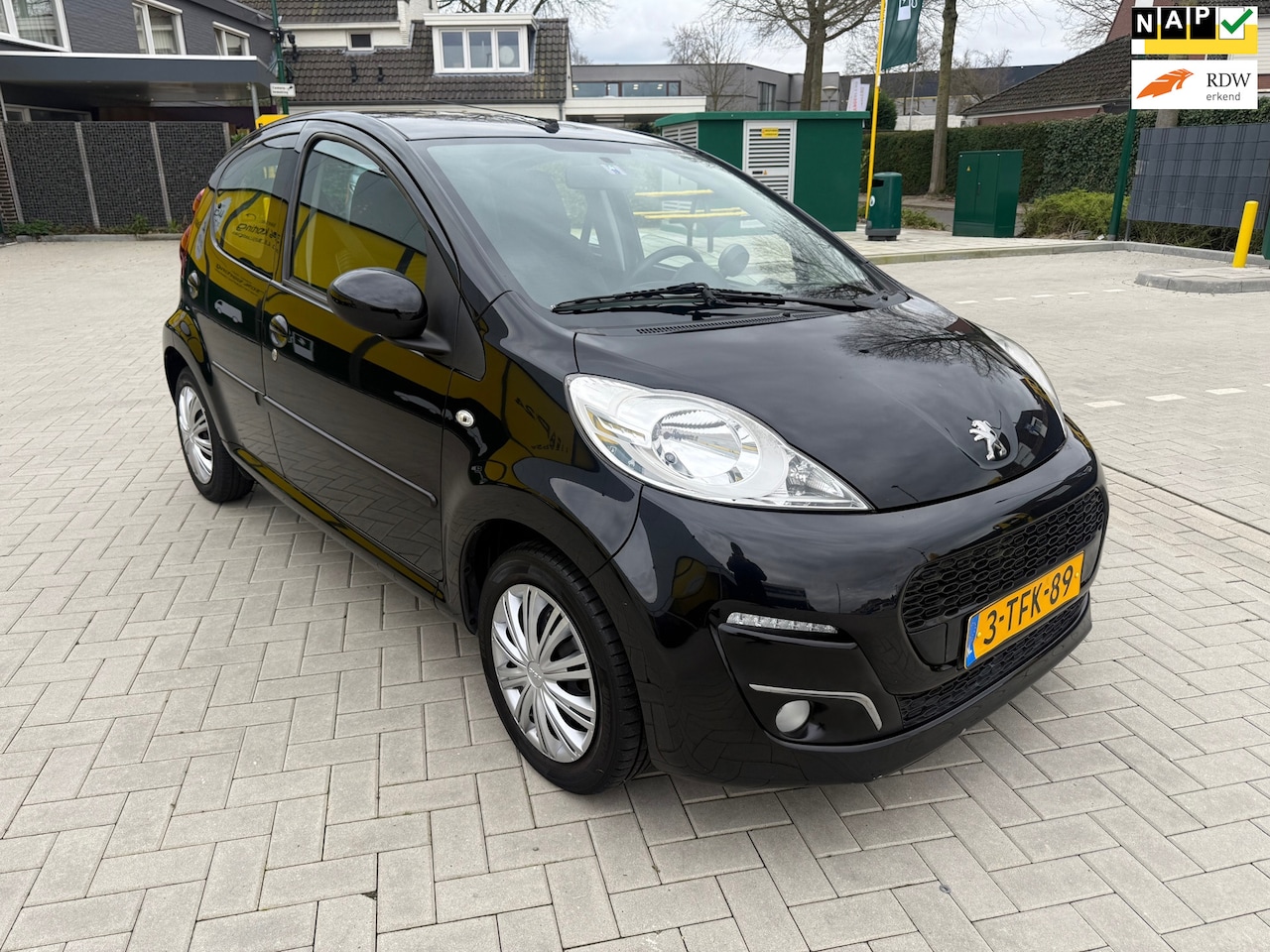 Peugeot 107 - 1.0 Active ZEERNETJES** NWE APK** LAGEKM! - AutoWereld.nl