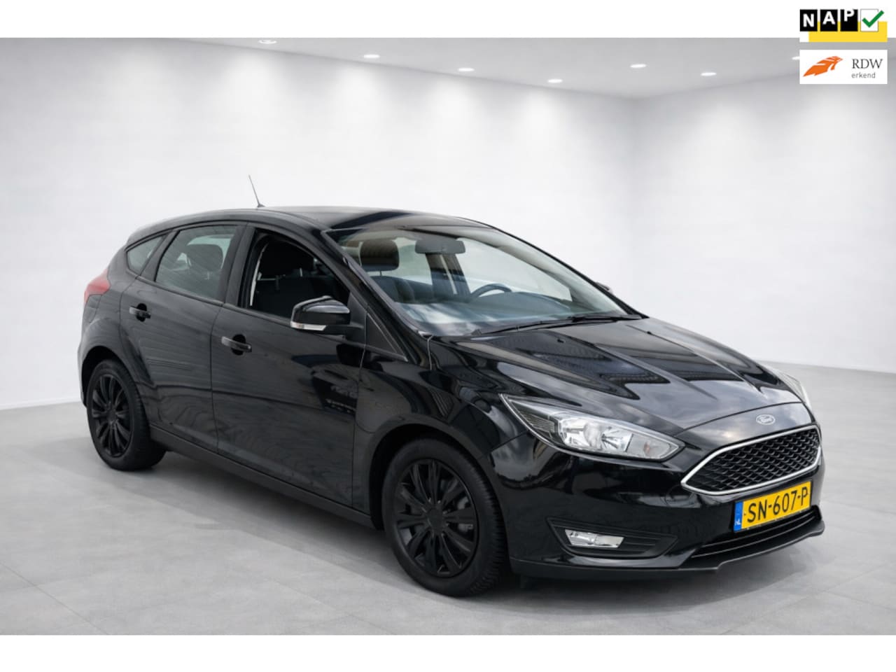 Ford Focus - 1.0 Lease Edition 1.0 Lease Edition, android, pdc, airco, cruise control, stuurwielbediening,, apk, nap, inr - AutoWereld.nl