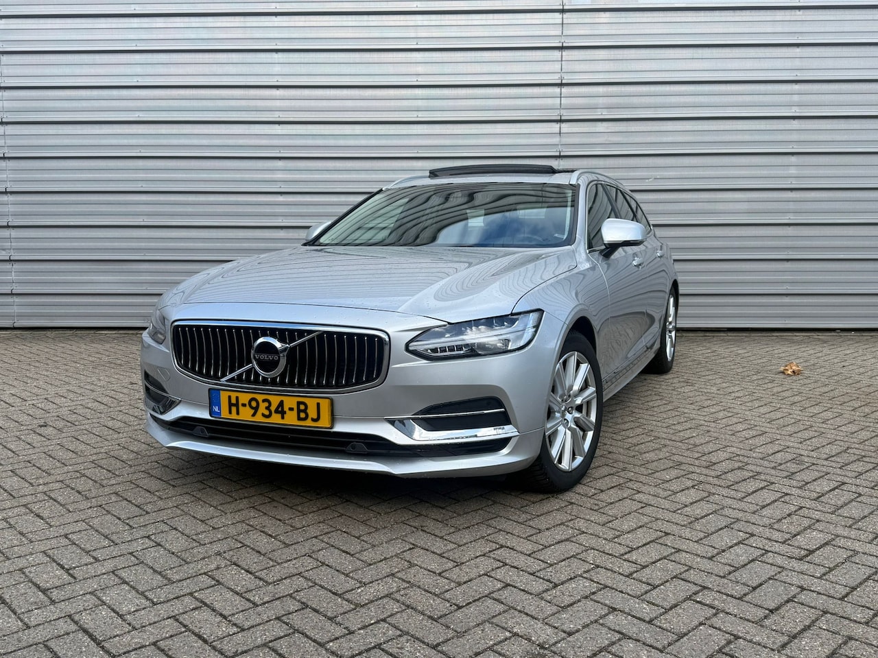 Volvo V90 - T4 190PK Inscription | Trekhaak | Panoramadak | Massage | Adap Cruise | Memory - AutoWereld.nl