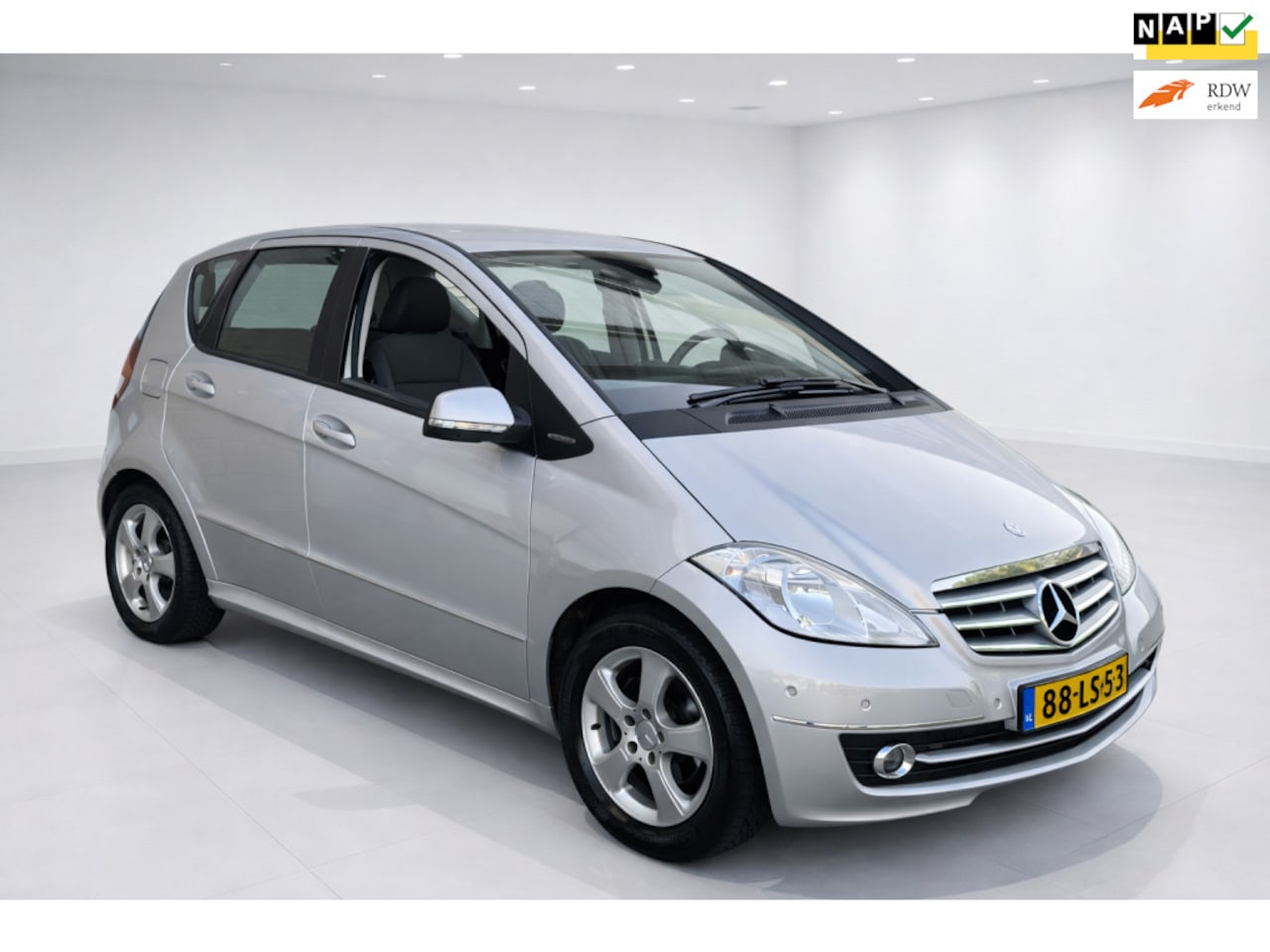 Mercedes-Benz A-klasse - 180 Business Class Elegance 180 Business Class Elegance, automaat, airco, panoramadak, pdc, lichtmetaal, apk, nap, inr - AutoWereld.nl