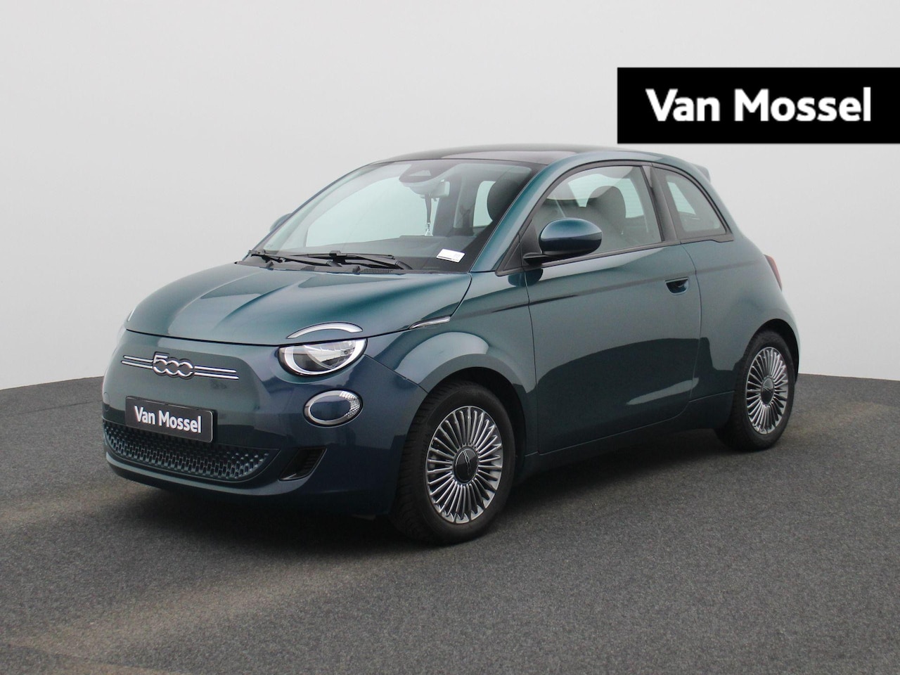 Fiat 500 - 500e 42 kWh Icon | Climate Control / ECC | Panoramadak | Licht metalen velgen 16 inch | Cr - AutoWereld.nl