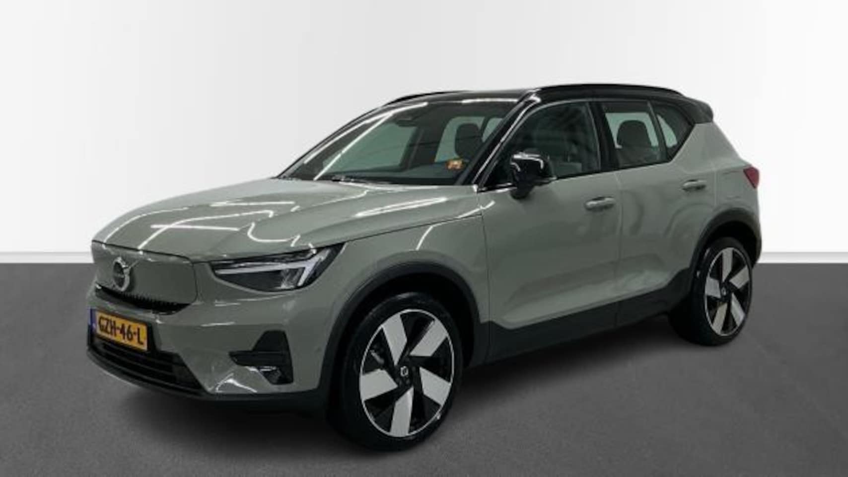 Volvo EX40 - Single Motor Extended Range Ultra 82 kWh | 360 Camera | Panoramadak | Pilot Assist | 20" V - AutoWereld.nl