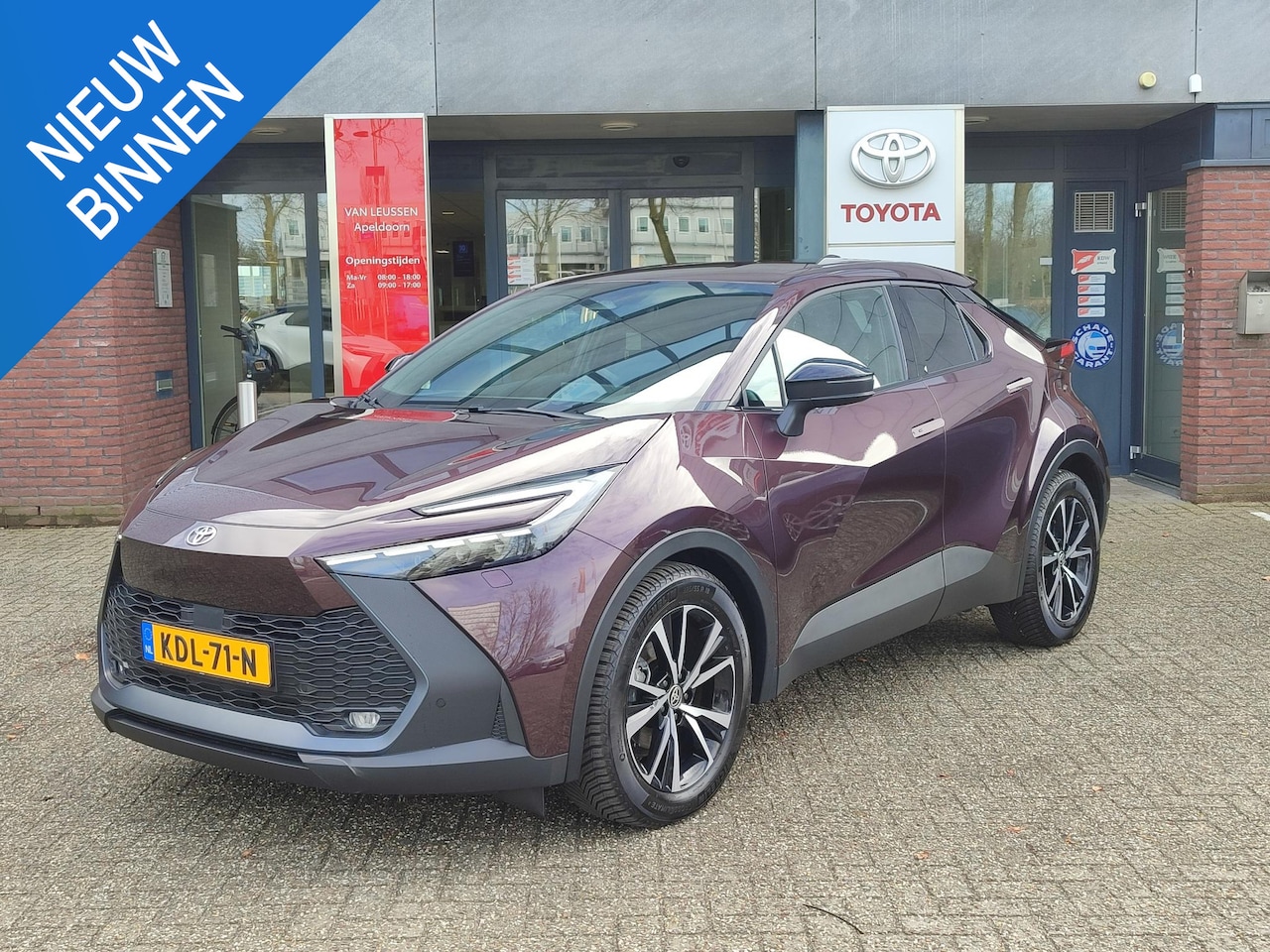 Toyota C-HR - 1.8 Hybrid 140 DYNAMIC STOEL/STUURVERW BLIND SPOT KEYLESS PARK-SENSOREN NAVI CLIMA AD-CRUI - AutoWereld.nl