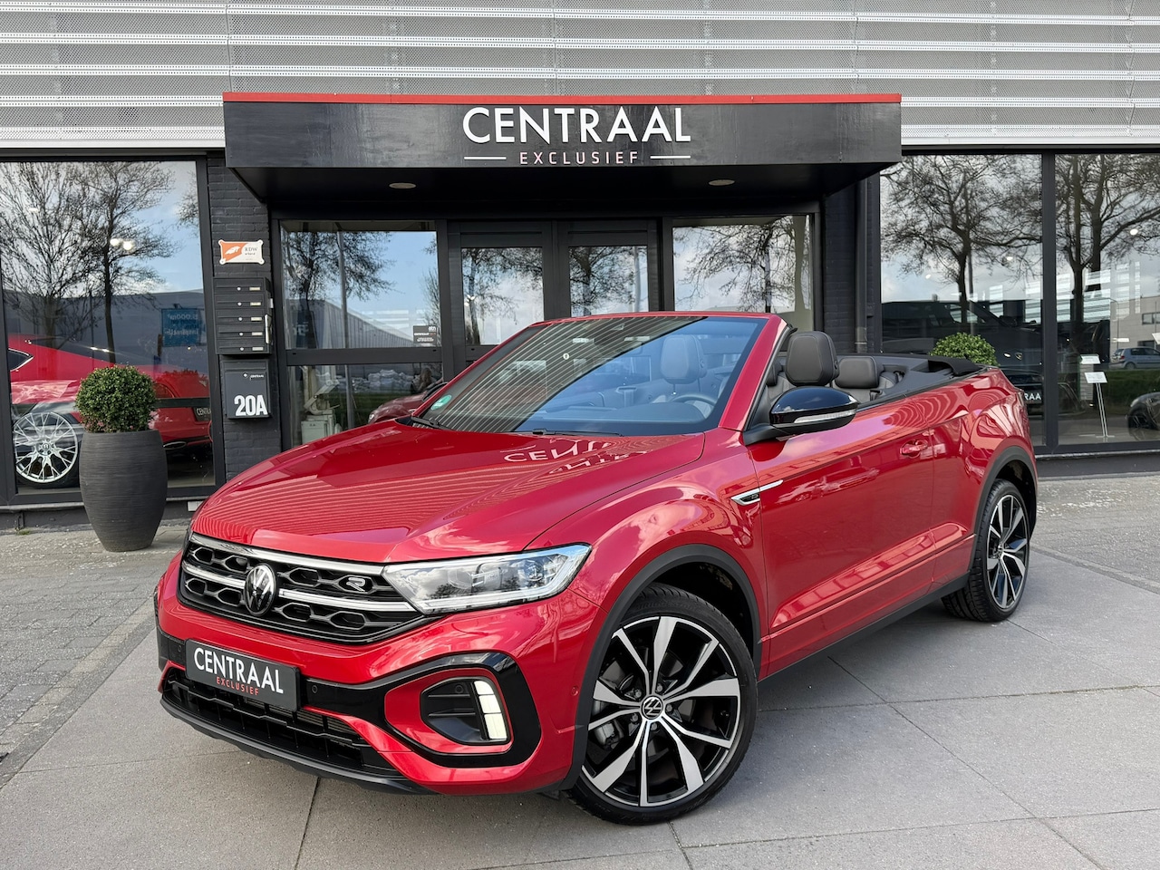 Volkswagen T-Roc Cabrio - 1.5 TSI R-Line 150PK ACC|Carplay|IQ-lights|Virtiual-Cockpit|Camera - AutoWereld.nl