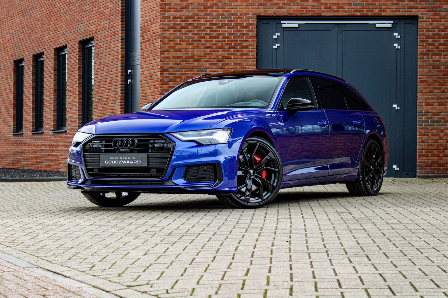 Audi A6 Avant - 55 TFSI e quattro Competition | ULTRABLAUW | Sportstoelen | Pano | Carbon | Matrix | HUD | - AutoWereld.nl